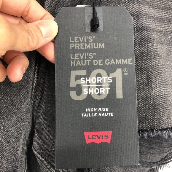 NWT Aritzia Levi's Grey wash 501 Original Short  Mid-rise denim shorts size 27 - Picture 9 of 16